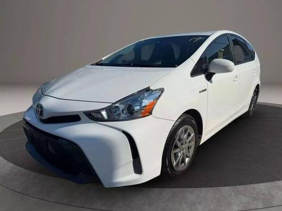 TOYOTA PRIUS V 2017 JTDZN3EU5HJ069519 image
